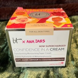 It Cosmetics Moisturizer